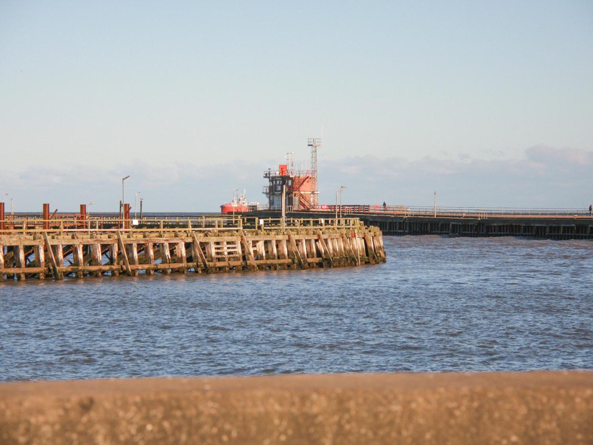 The Yellow House Gorleston-on-Sea Екстериор снимка